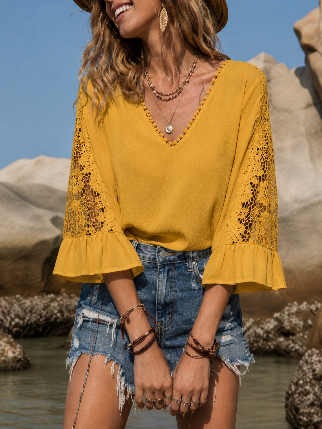 Carolina | Blusa boho de encaje con manga campana