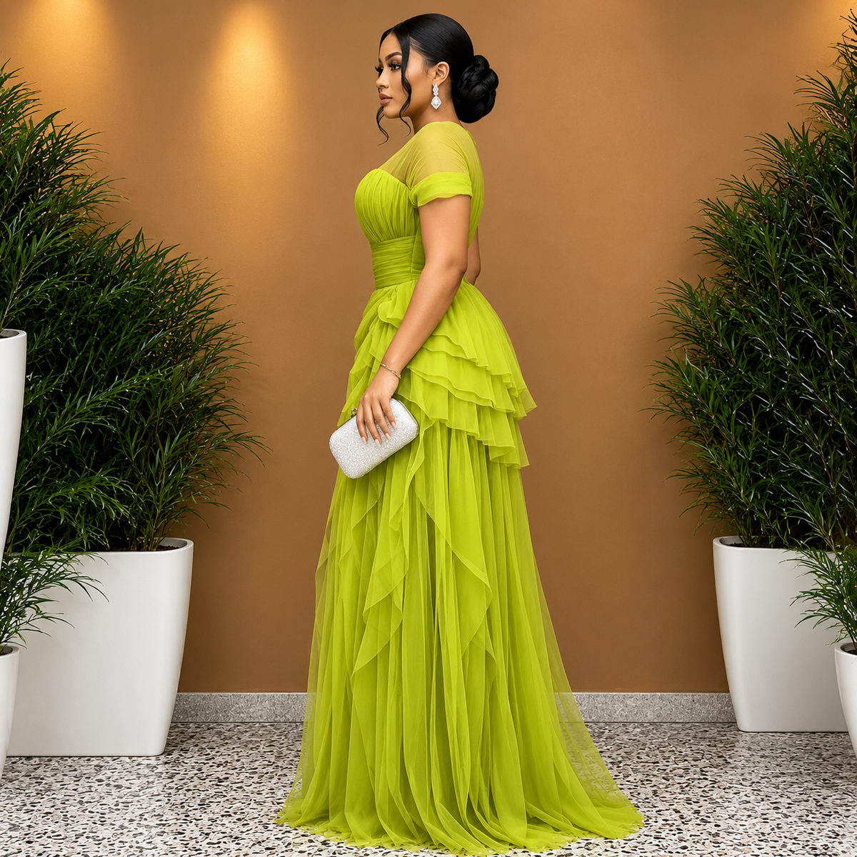 Patricia | Vestido de Gala Verde Lima en Tul con Abertura