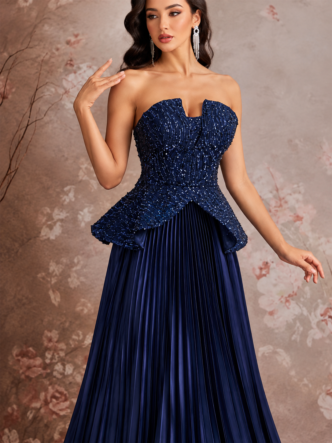 Hena | Vestido largo de fiesta escote palabra de honor con lentejuelas y falda plisada en azul marino
