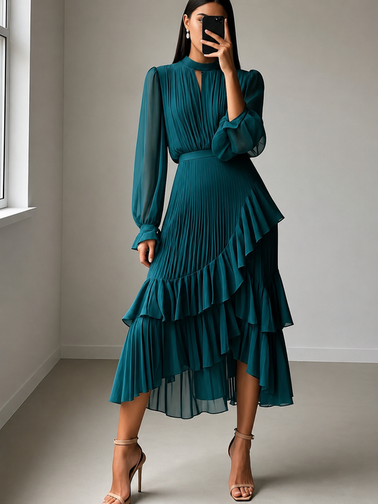 Almudena | Vestido midi plisado con cuello alto y falda de volantes asimétrica