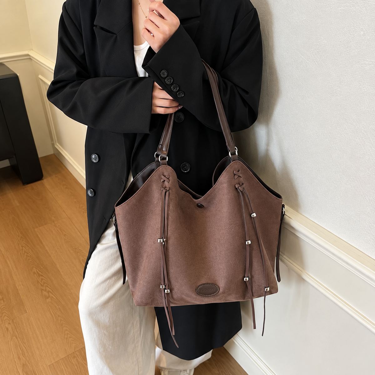 Tote Bag Sweet |  Bolso shopper de ante con cordones laterales y remaches