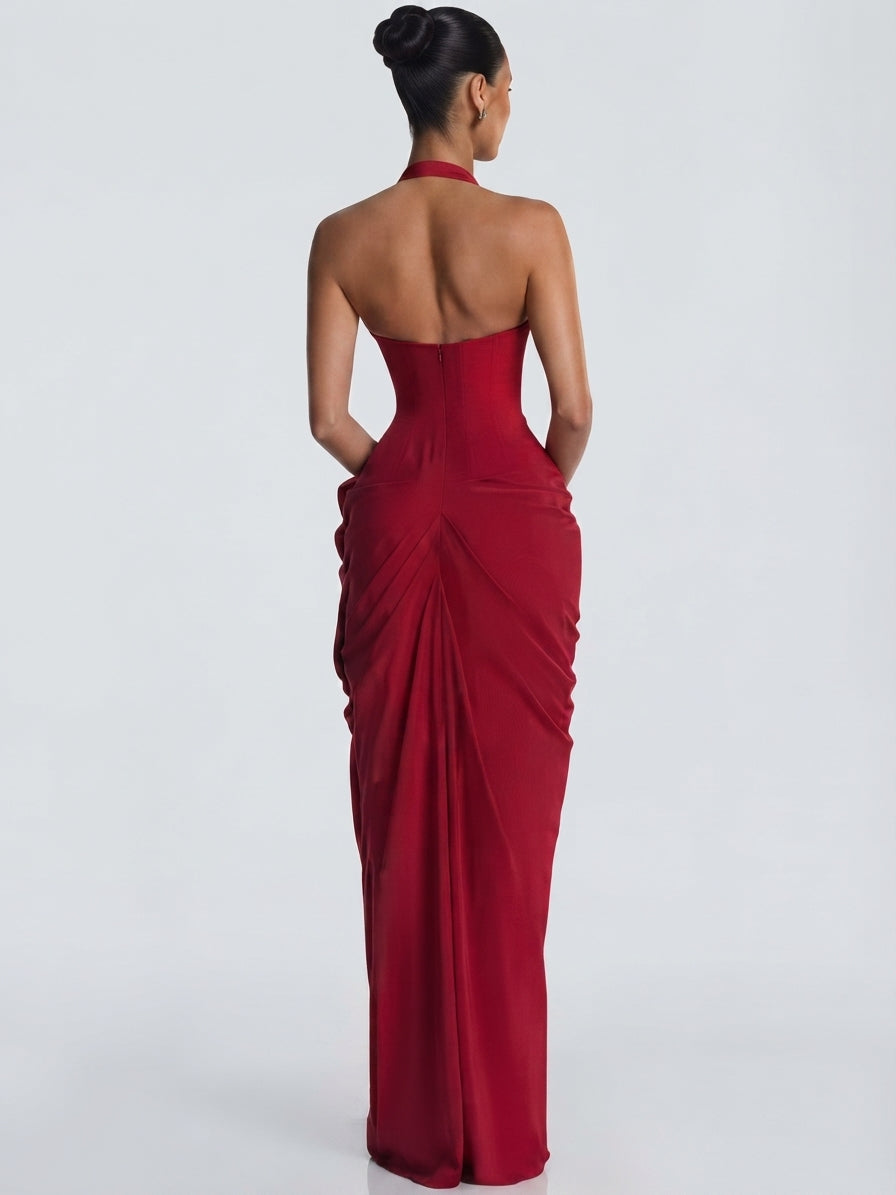 Noelia | Vestido largo rojo con escote halter y abertura lateral