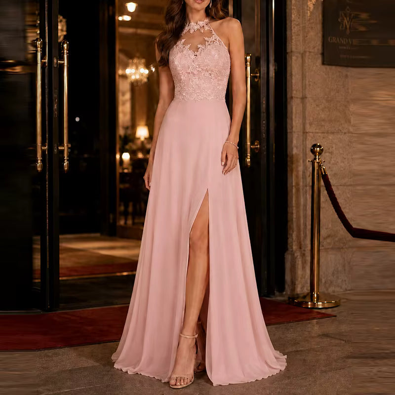 Macarena | Vestido Largo de Fiesta con Encaje Floral, Escote Halter y Abertura Lateral