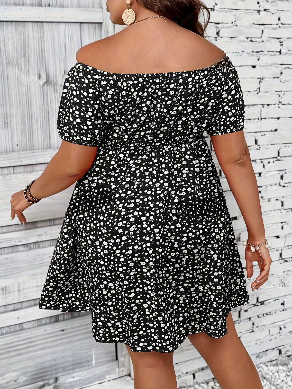Margarita | Vestido Floral Hombros Descubiertos con Cutout