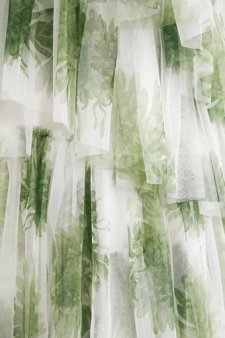 Penelope | Vestido Maxi de Tul con Volantes y Estampado de Hojas Verdes